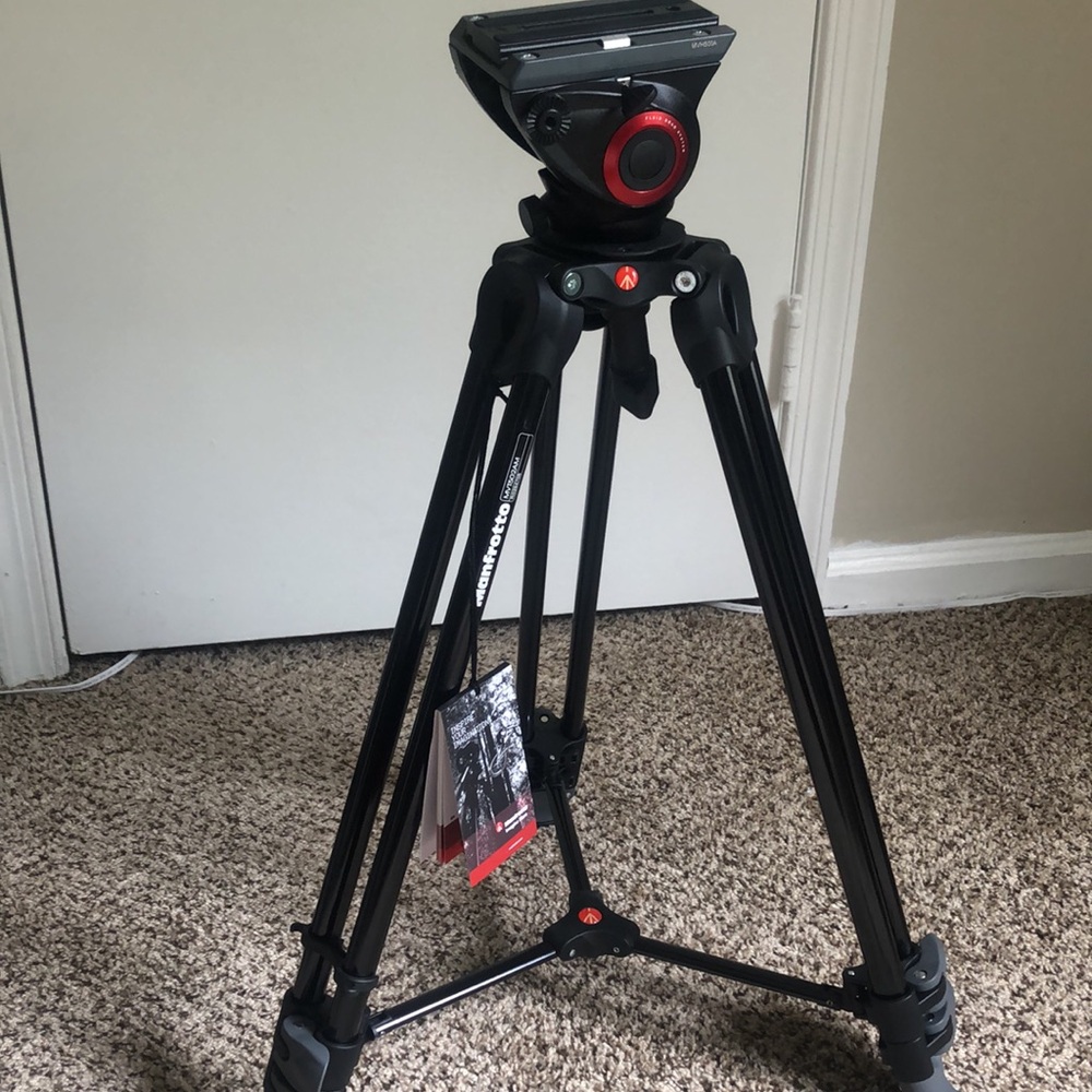 Manfrotto MVT502AM 3-Sect Twin Leg Tripod w/ 500 fluid Video Head & Slide Lock